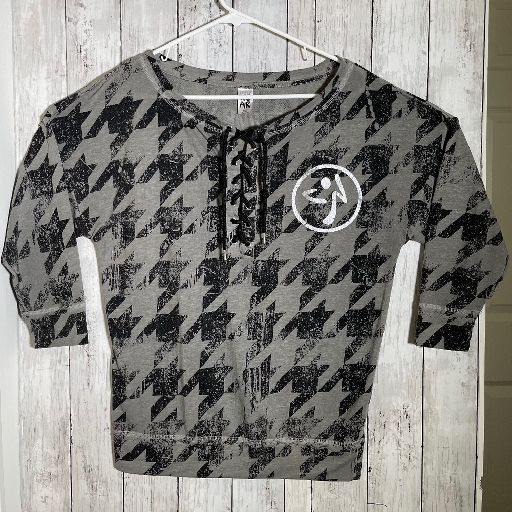 Zumba Rockin' Zumba Lace Up Pullover - Thunderin Gray - Spicy Small